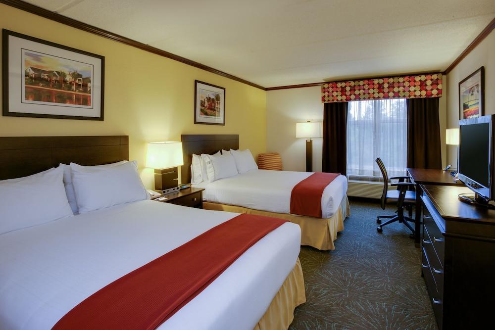 Holiday Inn Express Hotel & Suites Charleston-Ashley Phosphate By Ihg North Charleston Exterior photo