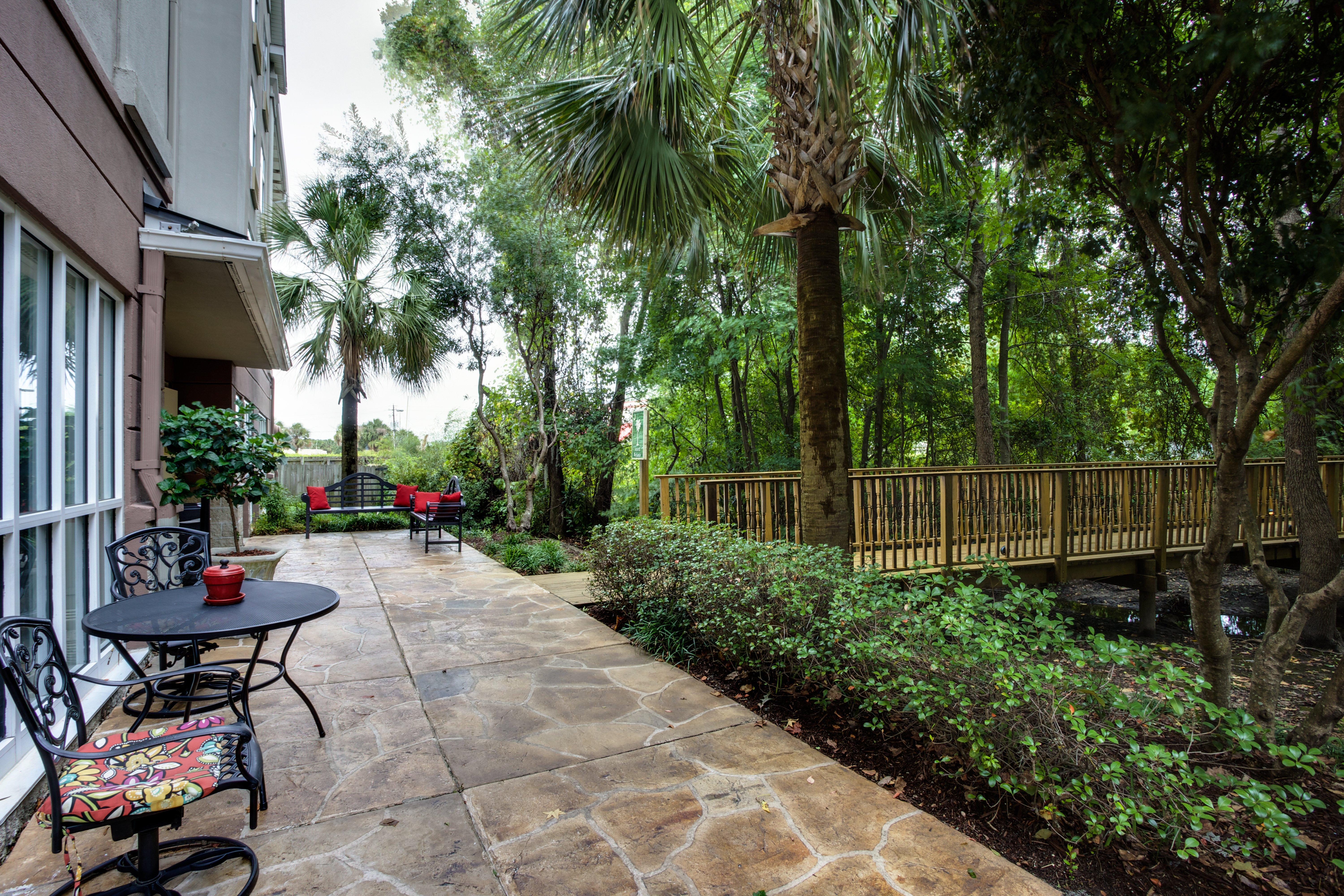 Holiday Inn Express Hotel & Suites Charleston-Ashley Phosphate By Ihg North Charleston Exterior photo