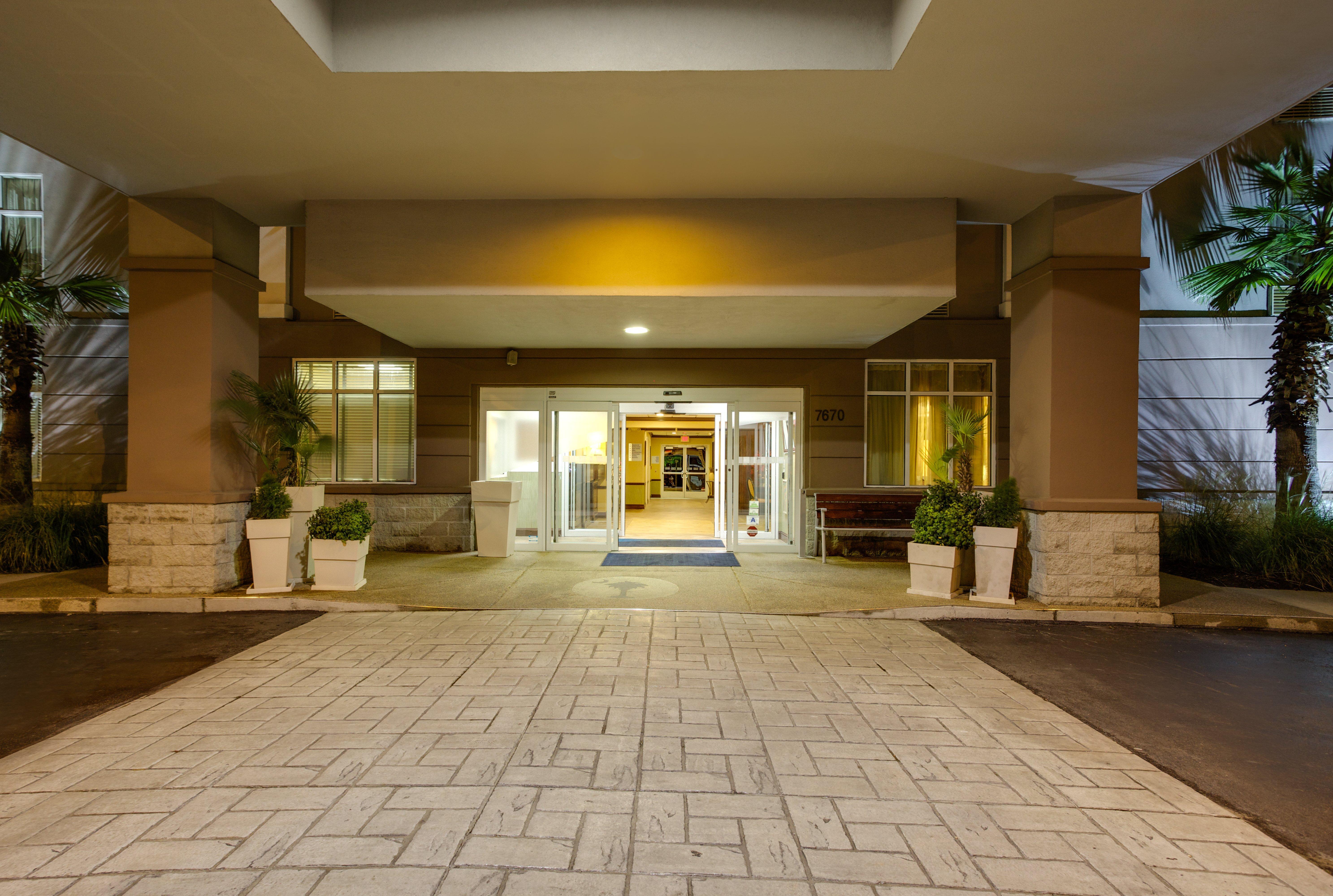 Holiday Inn Express Hotel & Suites Charleston-Ashley Phosphate By Ihg North Charleston Exterior photo