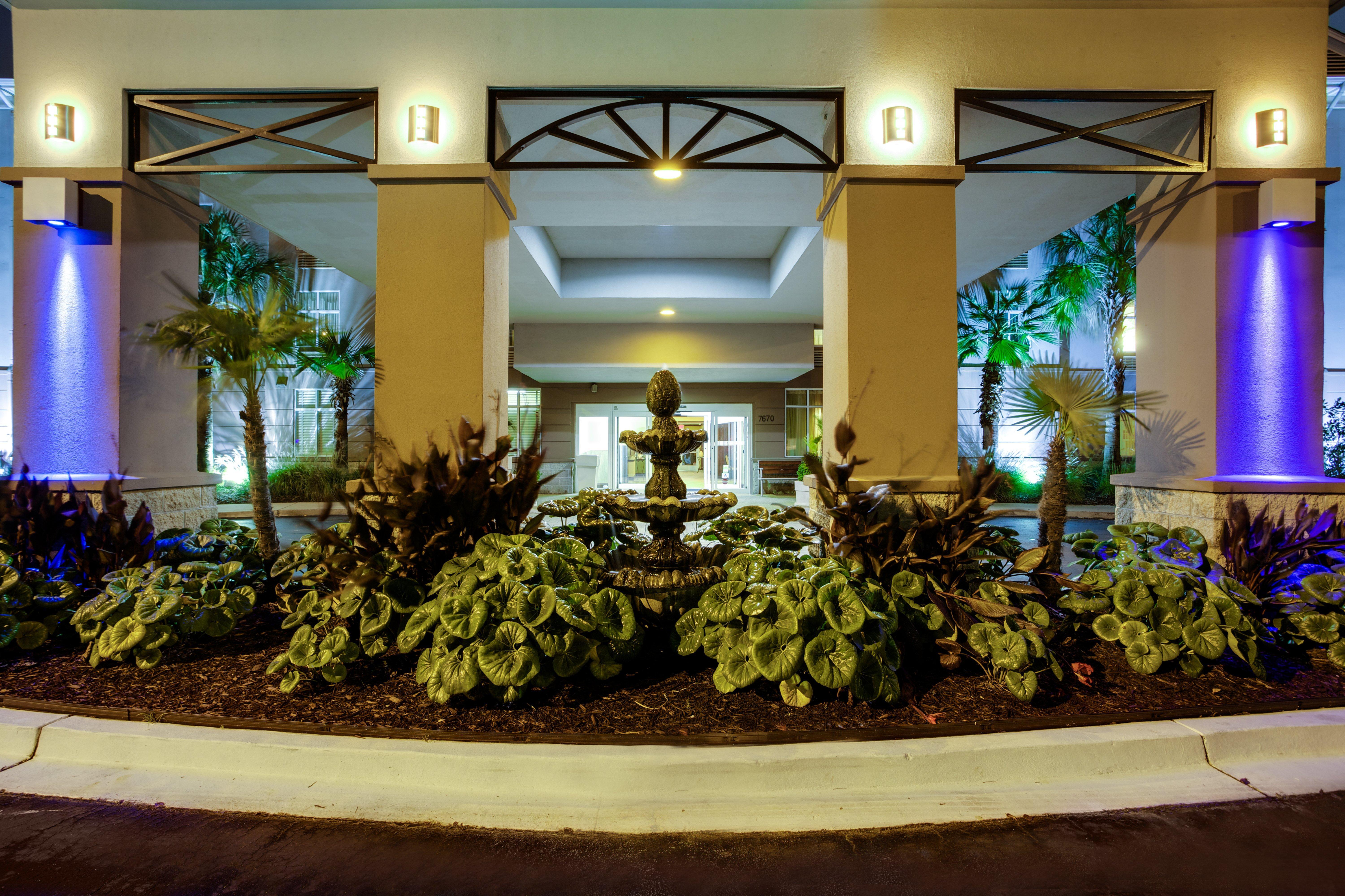 Holiday Inn Express Hotel & Suites Charleston-Ashley Phosphate By Ihg North Charleston Exterior photo