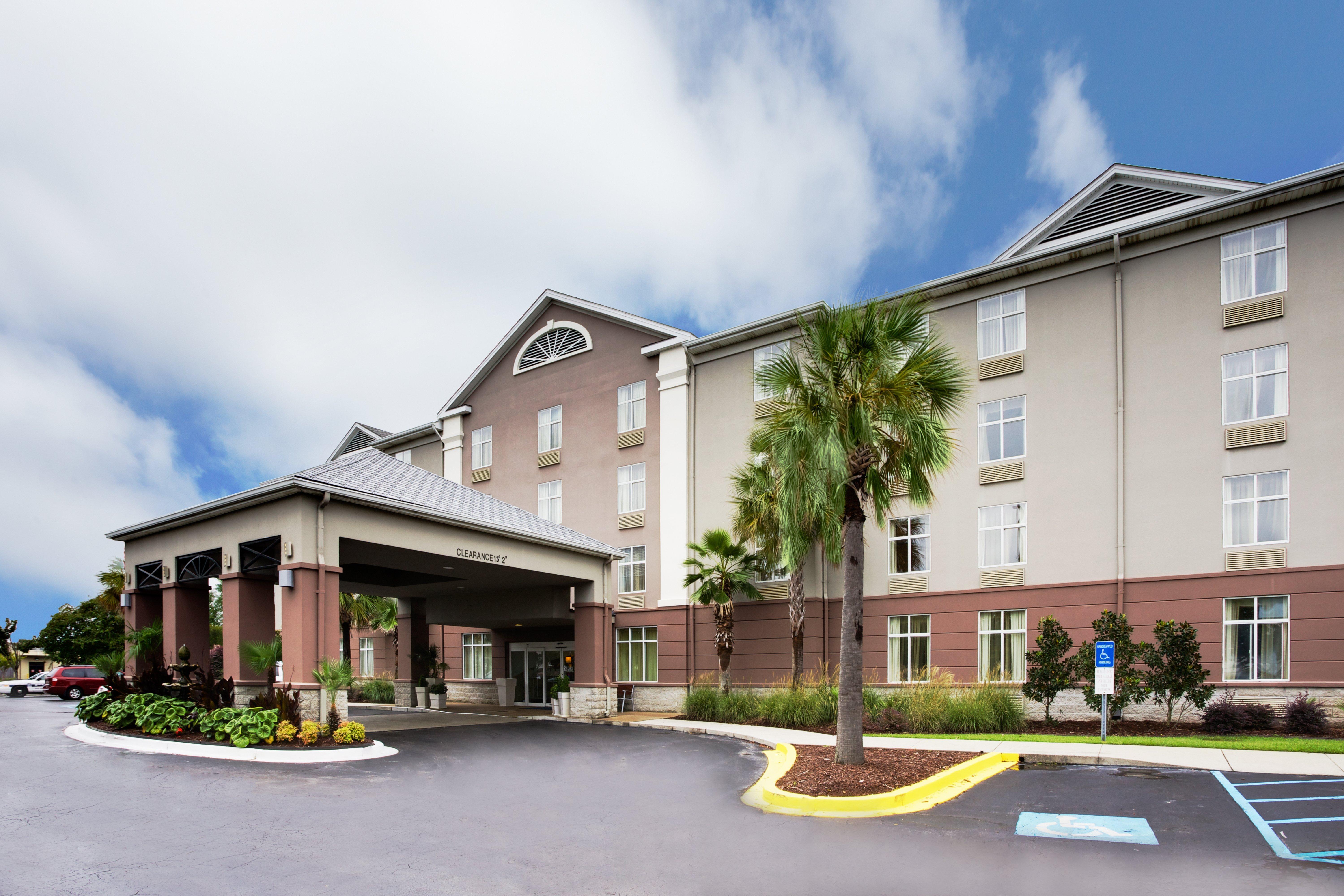 Holiday Inn Express Hotel & Suites Charleston-Ashley Phosphate By Ihg North Charleston Exterior photo