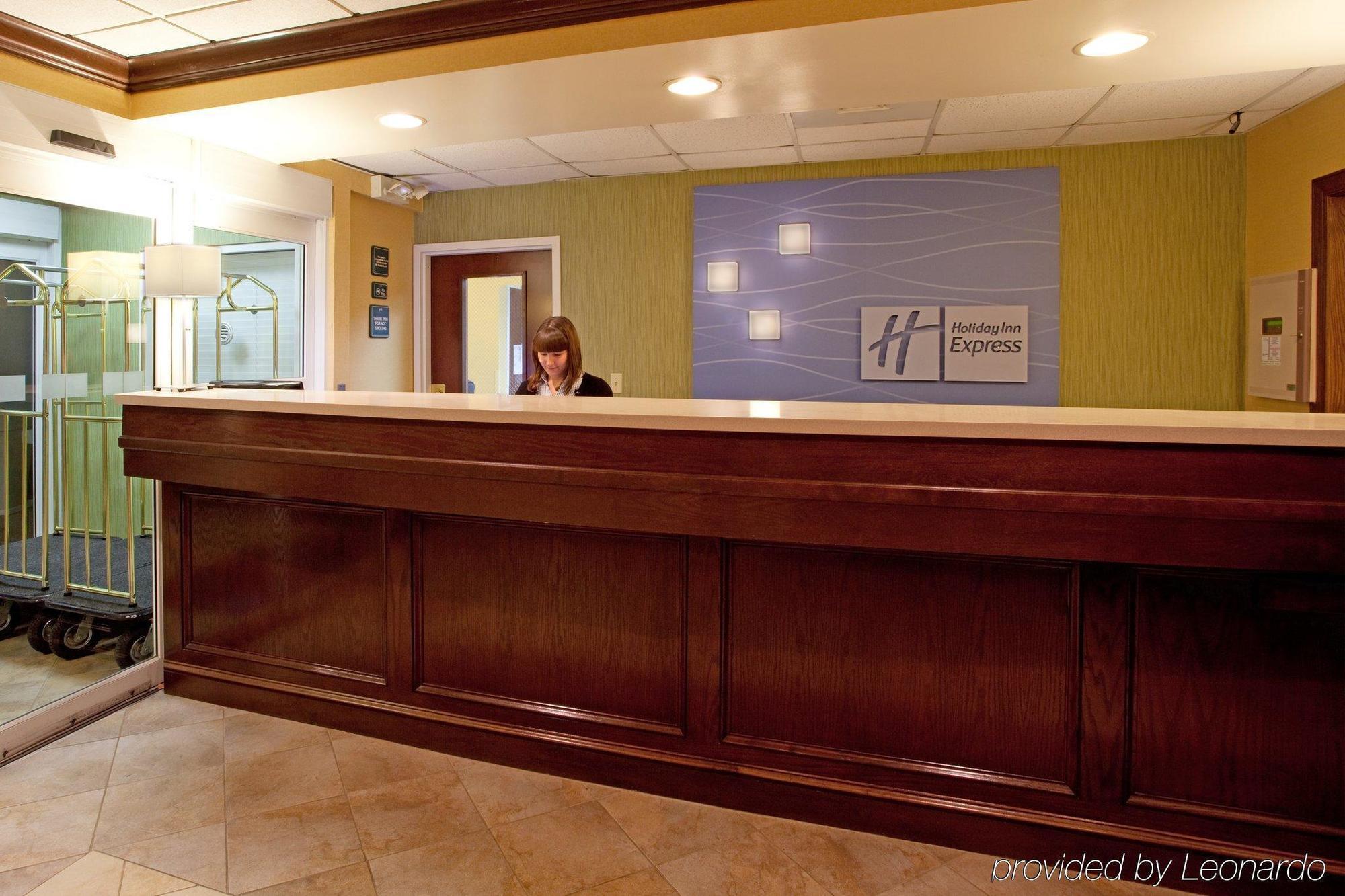 Holiday Inn Express Hotel & Suites Charleston-Ashley Phosphate By Ihg North Charleston Interior photo