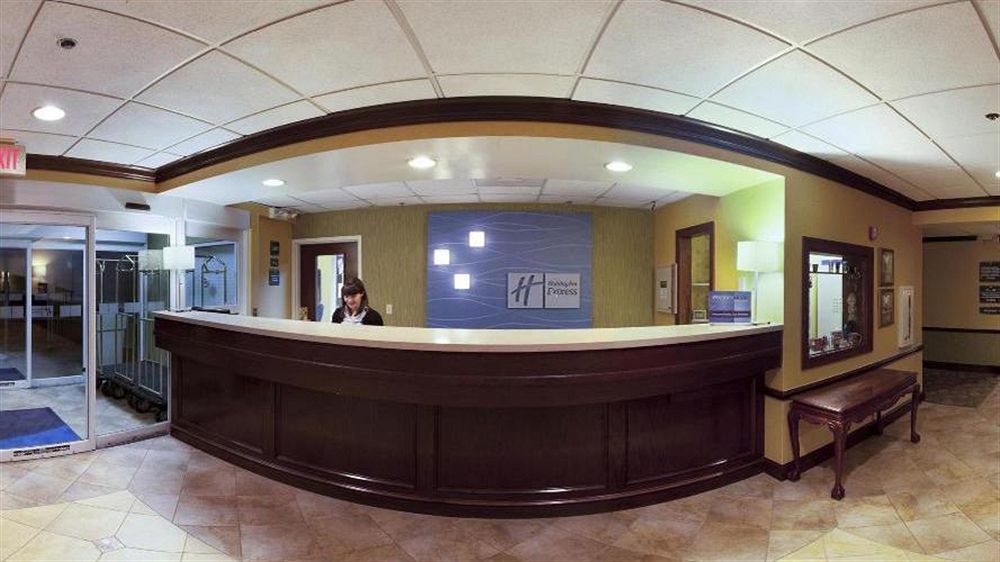 Holiday Inn Express Hotel & Suites Charleston-Ashley Phosphate By Ihg North Charleston Exterior photo