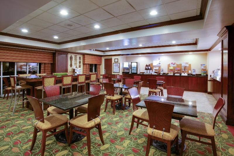 Holiday Inn Express Hotel & Suites Charleston-Ashley Phosphate By Ihg North Charleston Exterior photo